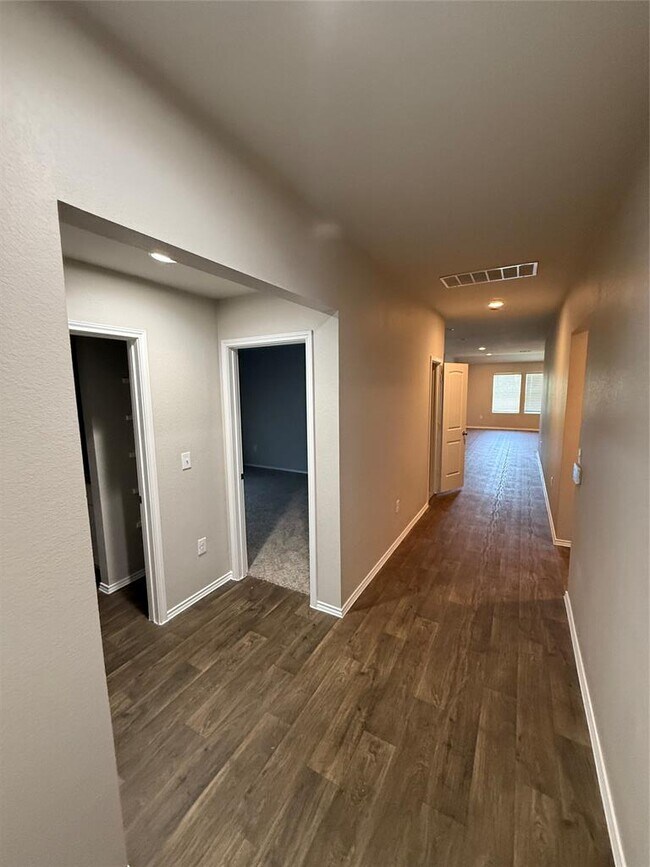 Building Photo - 13105 Brahmin Dr