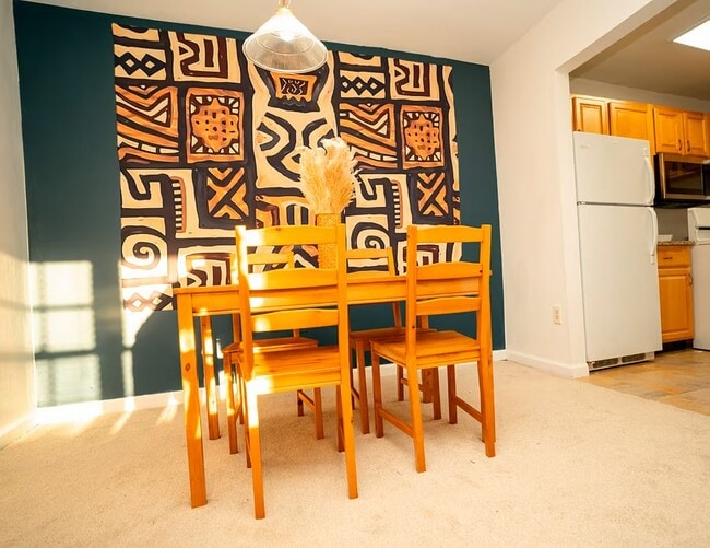 Foto del edificio - 4417 Romlon St