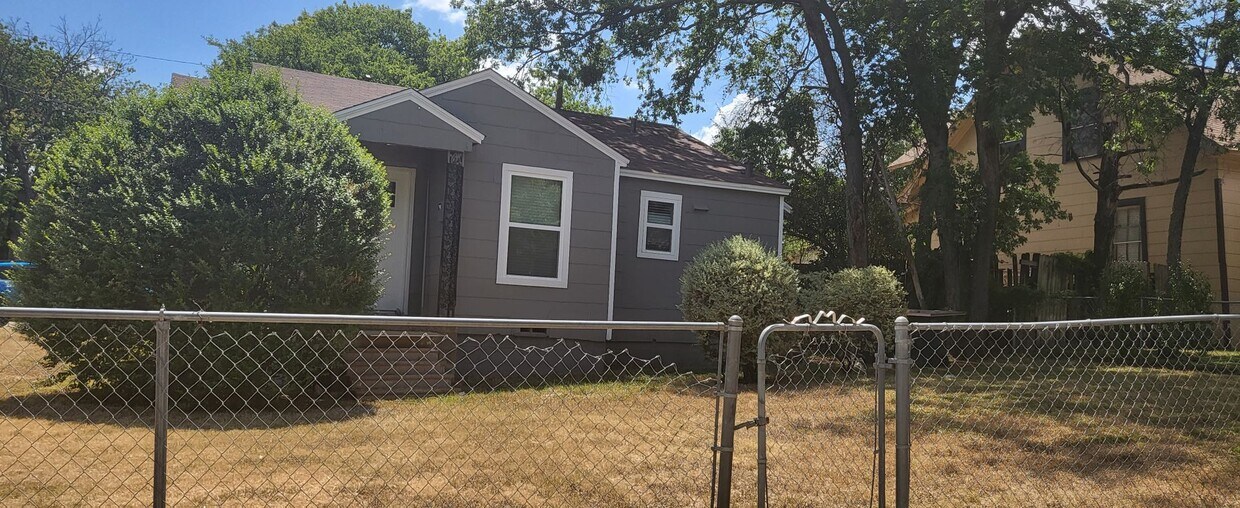 2bed 1 Bath - 2bed 1 Bath