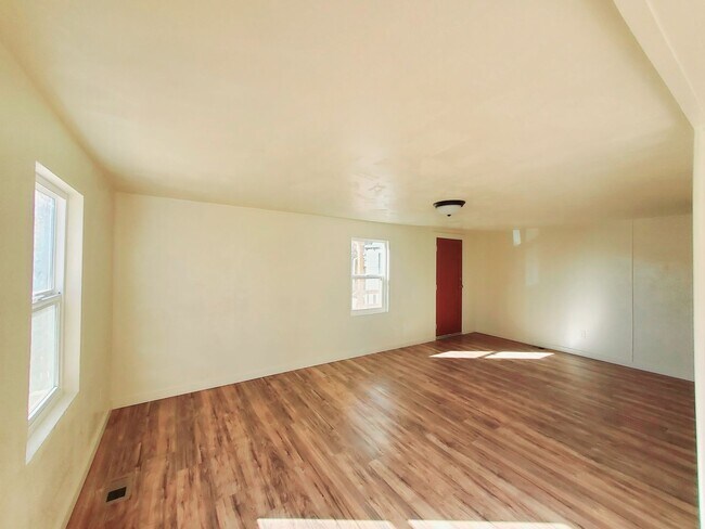 Foto del edificio - 3 Bedroom 2 Bath Single Family Home