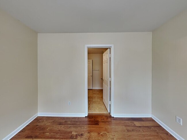 Foto del edificio - 7115 Henderson Valley Ln