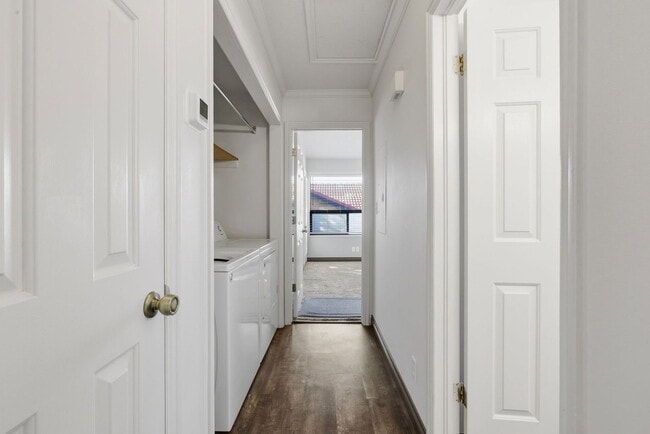 Building Photo - 161 W 950 S