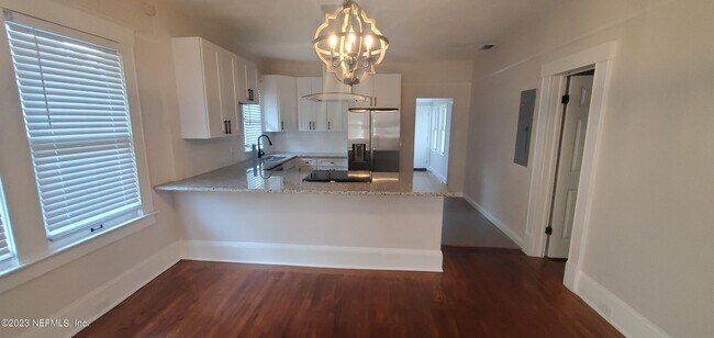 Foto del edificio - 347 W 17th St