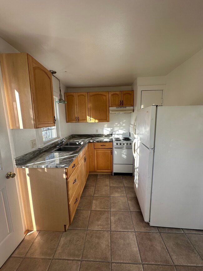 Foto del edificio - 227 Depot St