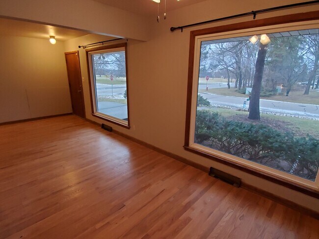 Foto del edificio - Brown Deer 3 bedroom ranch