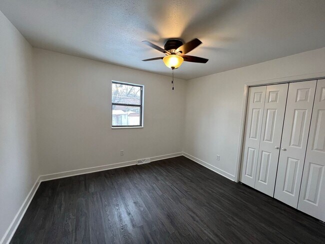 Foto del edificio - Coming Soon in Independence – Updated 3-Bedroom Duplex with 1-Car Garage