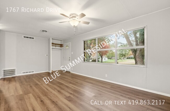 Foto del edificio - 1767 Richard Dr