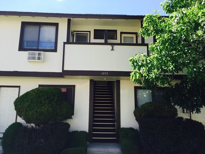 Building Photo - Locust Street Apartments