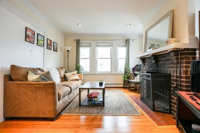 Building Photo - 59 Goodenough St