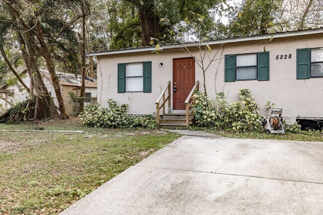 Foto del edificio - 5228 Cherry Ave