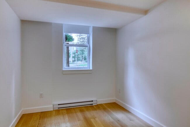 Building Photo - 10 Rosemount