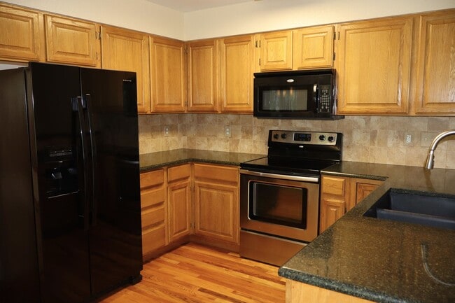 Foto del edificio - Live Large in Fort Collins – 5BR Home + $2...