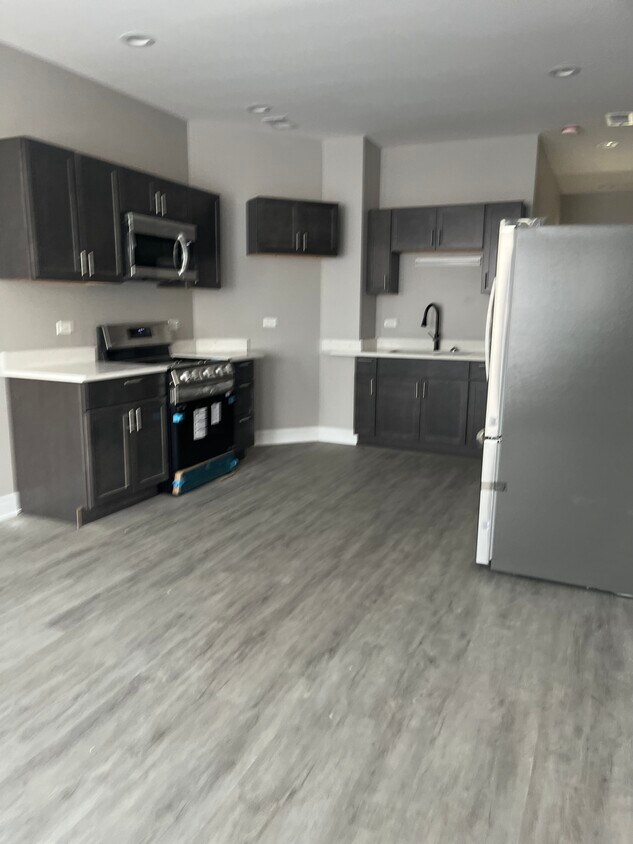 Foto principal - 4831 W Gladys Ave