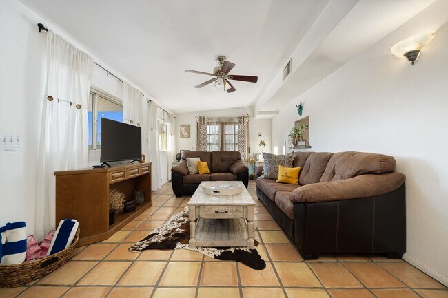 Foto del edificio - 80886 Avenue 50