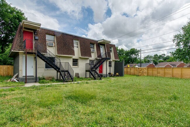 Building Photo - 1733 17th Ave N