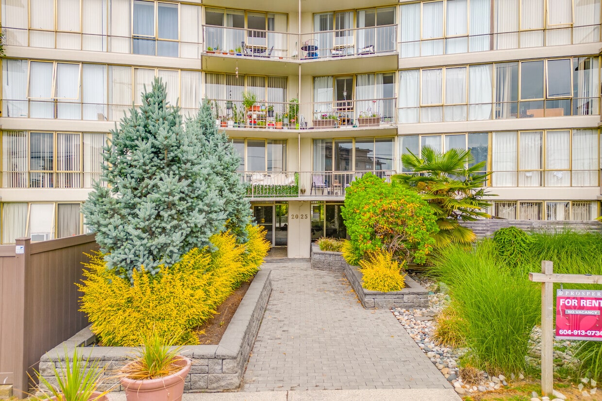 Building Photo - Westwind Apartments  