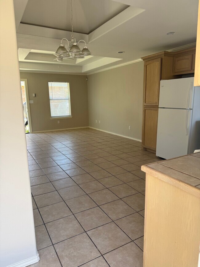 Foto del edificio - 2408 Moonlight Ln