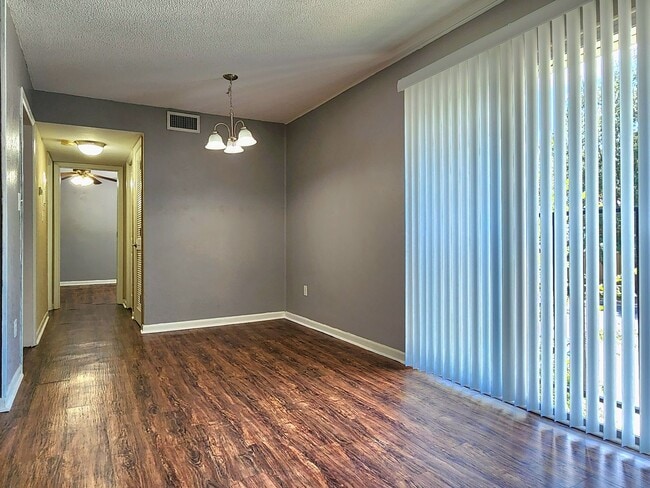 Building Photo - 507 NW 39th Rd