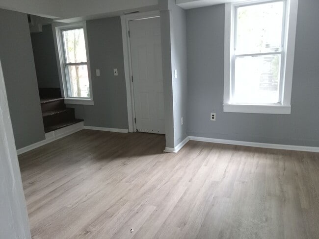 Foto del edificio - 718-720 E Grape St.