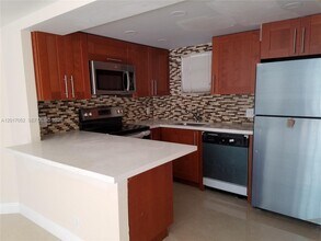 Building Photo - 8290 Lake Dr