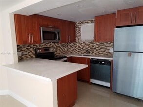 Building Photo - 8290 Lake Dr