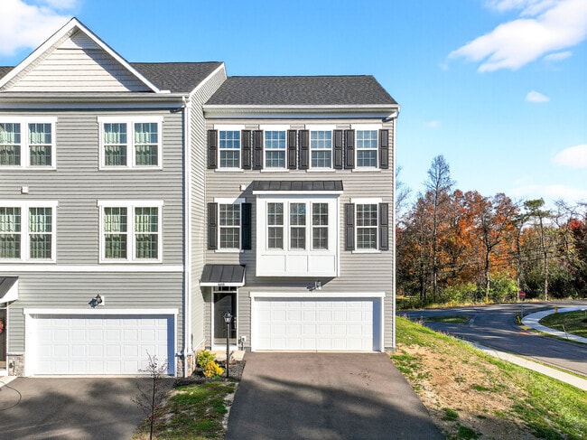 Building Photo - 600 Dana Dr