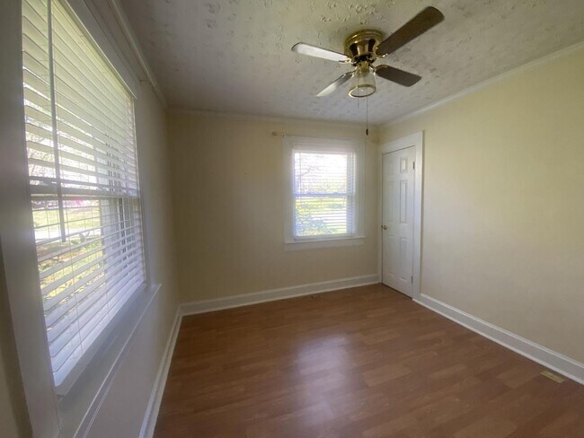 Foto del edificio - 305 N 9th St