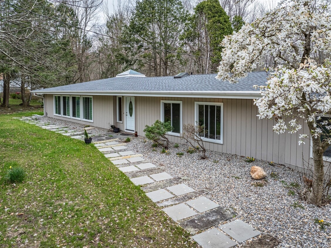 Primary Photo - 141 Gurleyville Rd