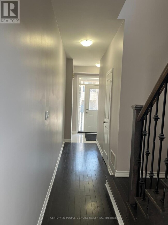 Building Photo - 16 Gemma Pl