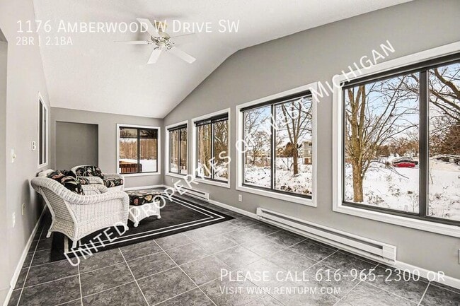 Building Photo - 1176 Amberwood W Dr SW