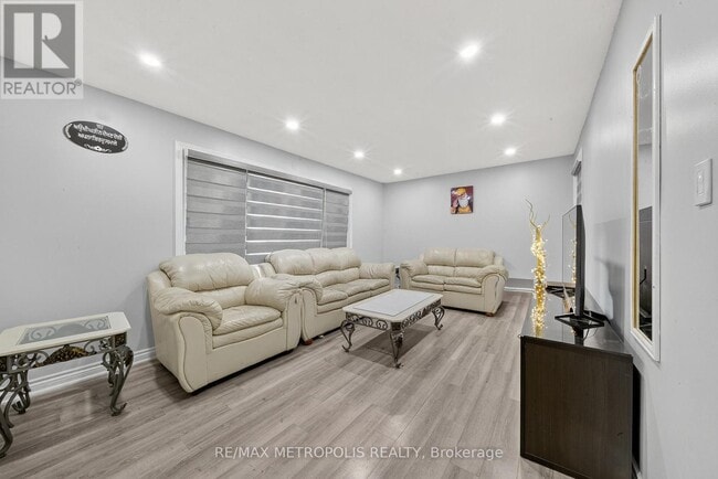 Photo du bâtiment - 6 Madoc Dr