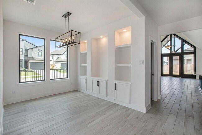 Building Photo - 15018 Bonham Shore Dr