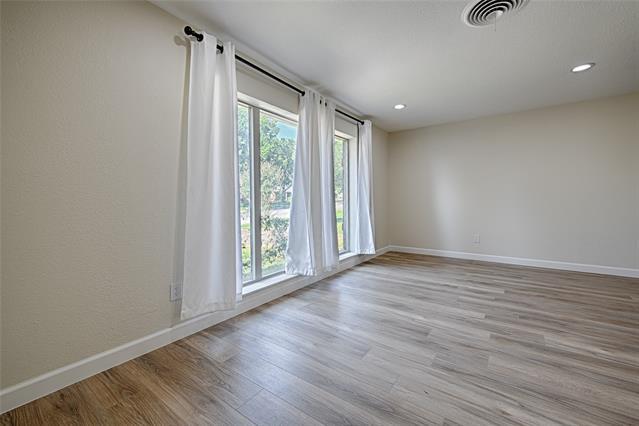 Building Photo - 10437 Vistadale Dr