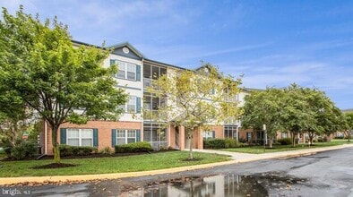 Building Photo - 17054 N Brandt St