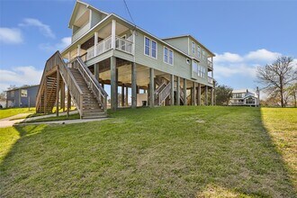 Building Photo - 205 Rue Orleans St