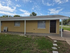Building Photo - 38300 Henry Dr