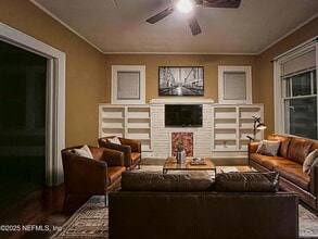 Building Photo - 2806 College St