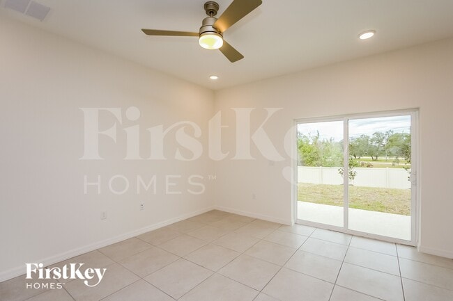 Building Photo - 336 Corbel Ln