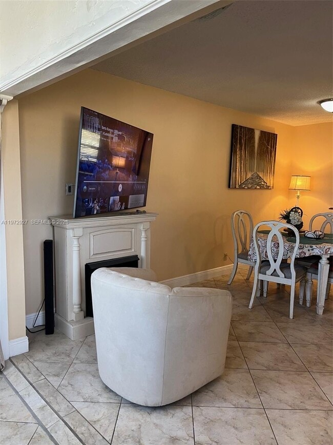 Building Photo - 752 Lori Dr