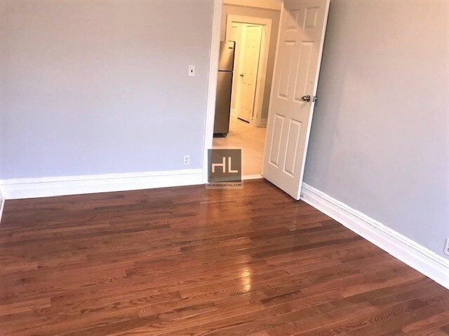 Building Photo - 604 Midwood St