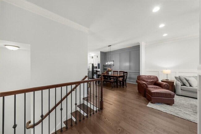Foto del edificio - 410 Rose Garden Ln