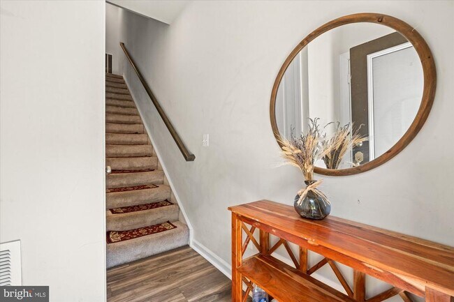 Foto del edificio - 8156 Tompkins St