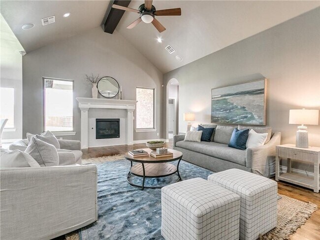 Building Photo - Stunning Home in West Edmond + 5 bedrooms ...