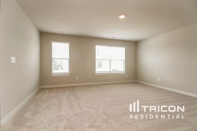 Building Photo - 1728 Lannister Ave