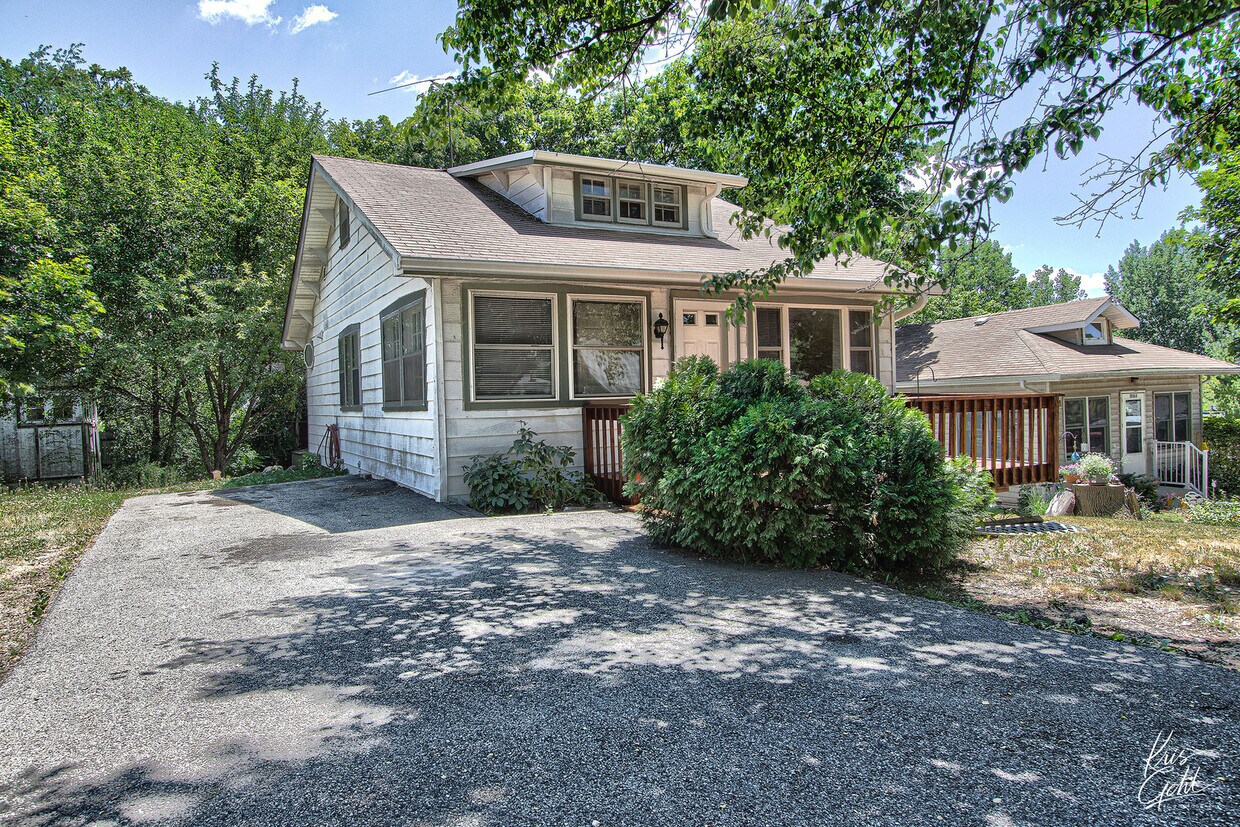 Primary Photo - 35565 Everett Ave