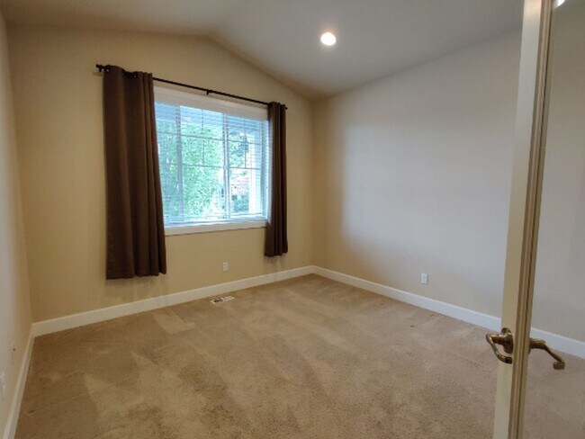 Foto del edificio - Beautiful Tumwater Home - 4 BD+DEN+BONUS RM