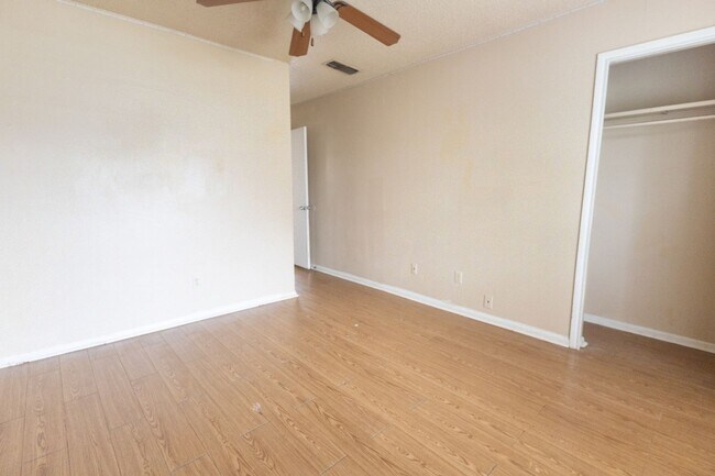 Foto del edificio - 11702 Welcome Dr