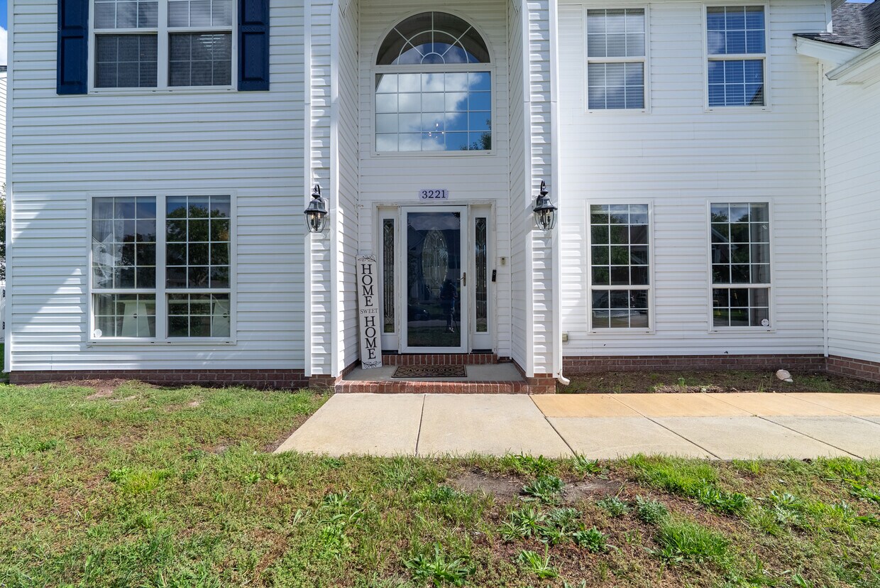 Primary Photo - 3221 Barbour Dr