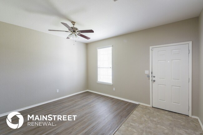 Building Photo - 11942 Fieldcrest Run