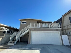 Building Photo - 1066 Hingham Ln